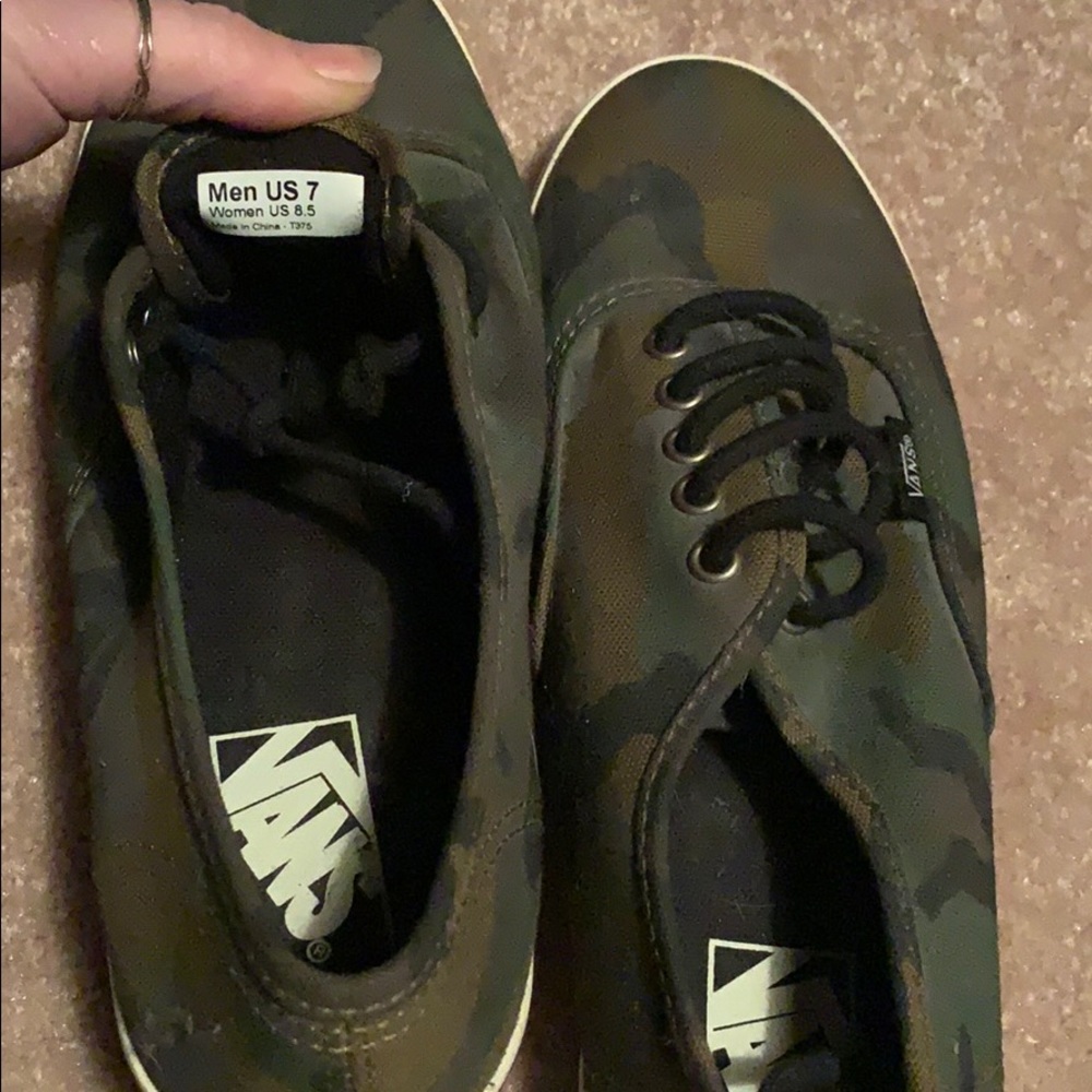 Vans - Picture 3 of 4